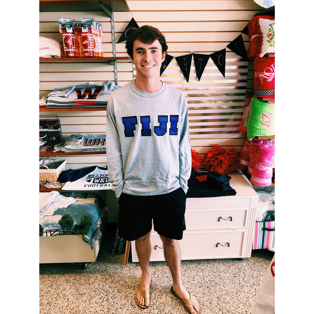 CollegeGraffiti's tweet photo. It’s Wednesday... Are you wearing your letters? Don’t forget we make fraternity stitched letters too! ✨ #ShopLocal #WeLoveOurCGFamily #LetterWearingWednesday https://t.co/UWq6mGM1d0