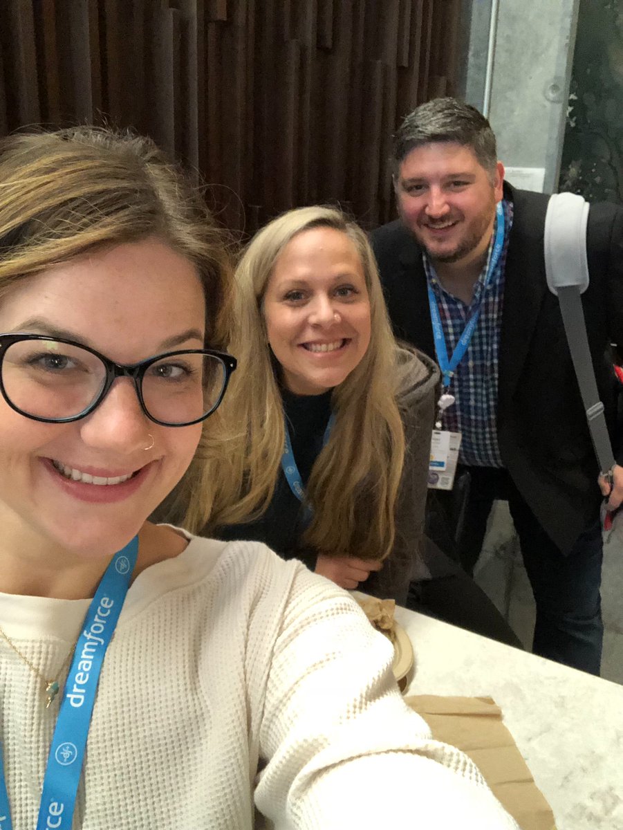 Kinseynckinsey's tweet photo. Hanging with @mikemartin__c and @lissasmith80 at #df18bacon and wondering, #wheresjosh? @jtuttle35 https://t.co/lW52DZmUxq