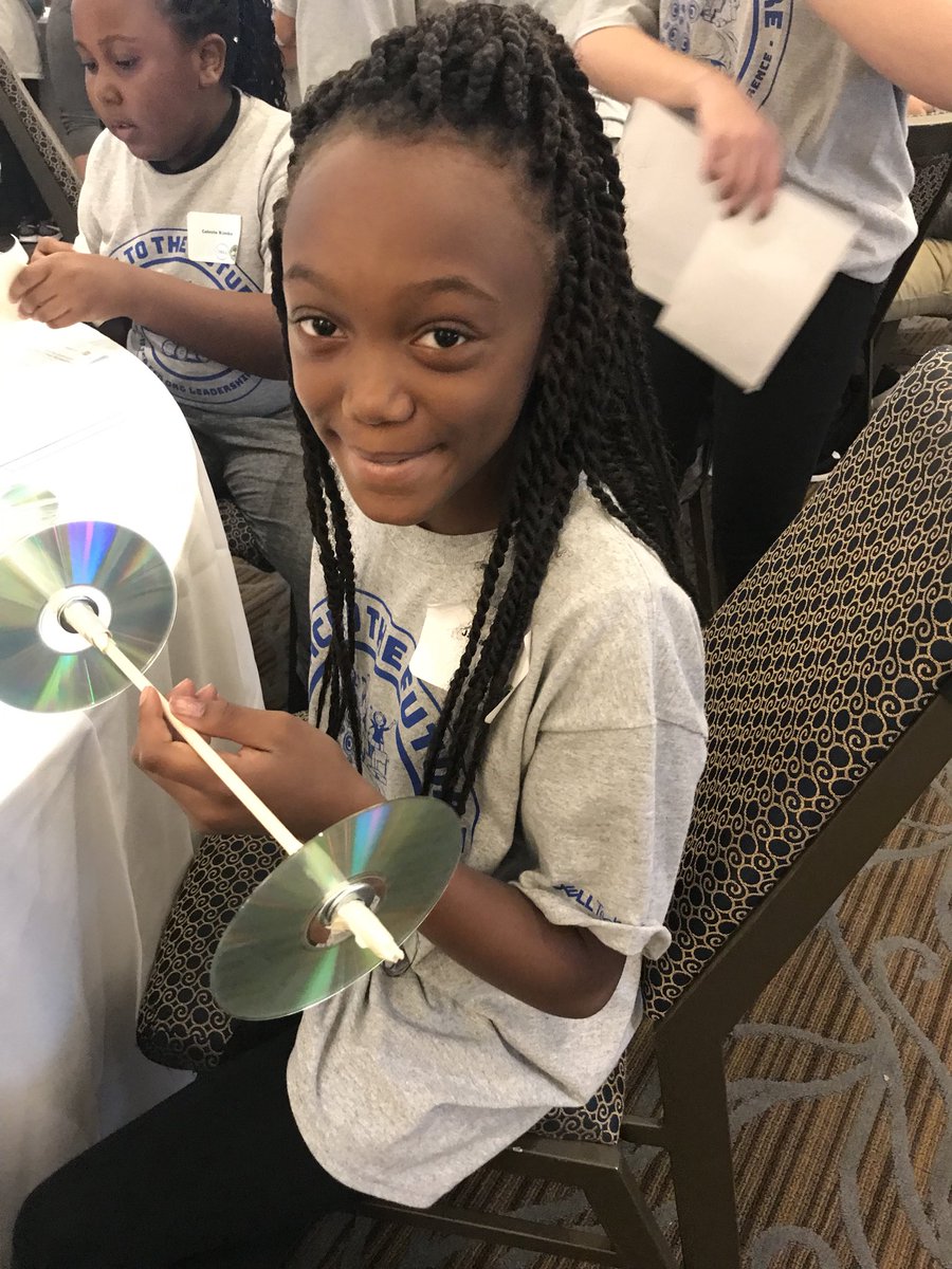 MrsRaymondWES's tweet photo. Enjoying our time at @DellEMCedu @DellEMC Learning to up-cycle. #legacyofgood https://t.co/V7kwyVJ7oR