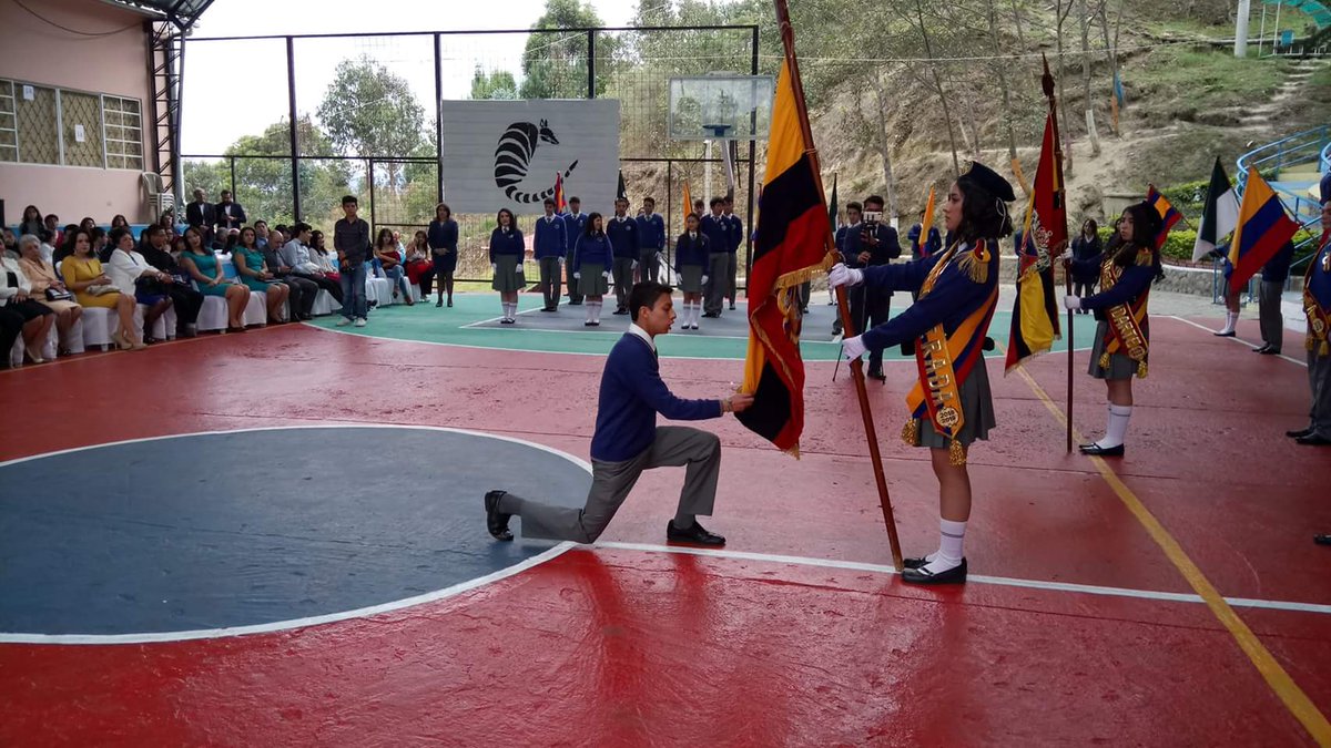 colesangerardo's tweet photo. Promesa individual de los estudiantes de los terceros años de bachillerato #SomosSanGerardo @pilco_violeta @LiliPozoV @CronicaLoja @VistoLoja @lahoraecuador @EducacionZ7_Ec @Lenin https://t.co/uN2hJe3Ryt