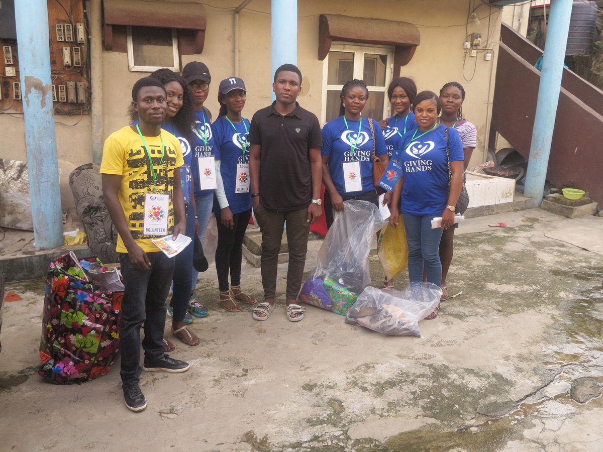 GivingHandsNG's tweet photo. Who says Nigerians are selfish? 
Just take a look at the massive support and donations we got on our Gbagada donation drive. Thanks for showing love to the less-privileged, we love you too❤️❤️❤️ https://t.co/R0h4S8urvv