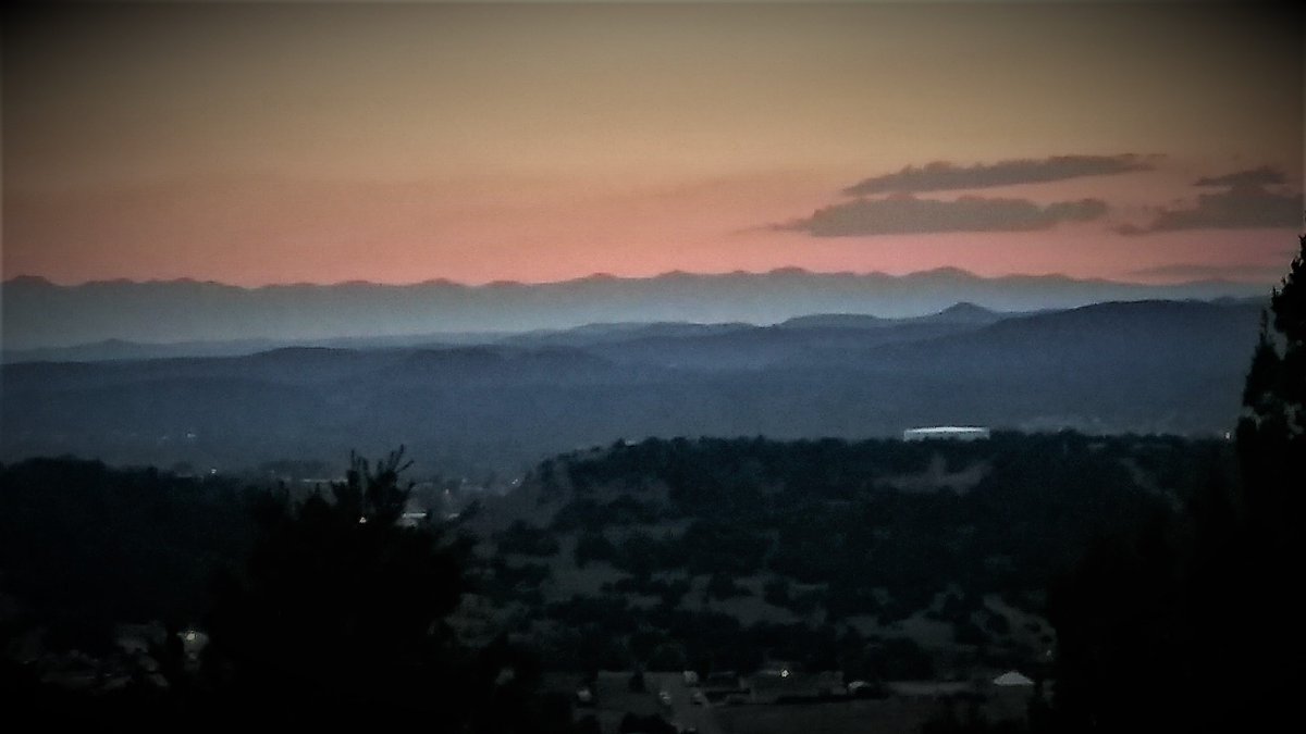 Nice #sunset from up on the hill the other night in #TrinidadColorado
.
.
#mypics of #SouthernColorado ... #SangreDeCristo #Mountains