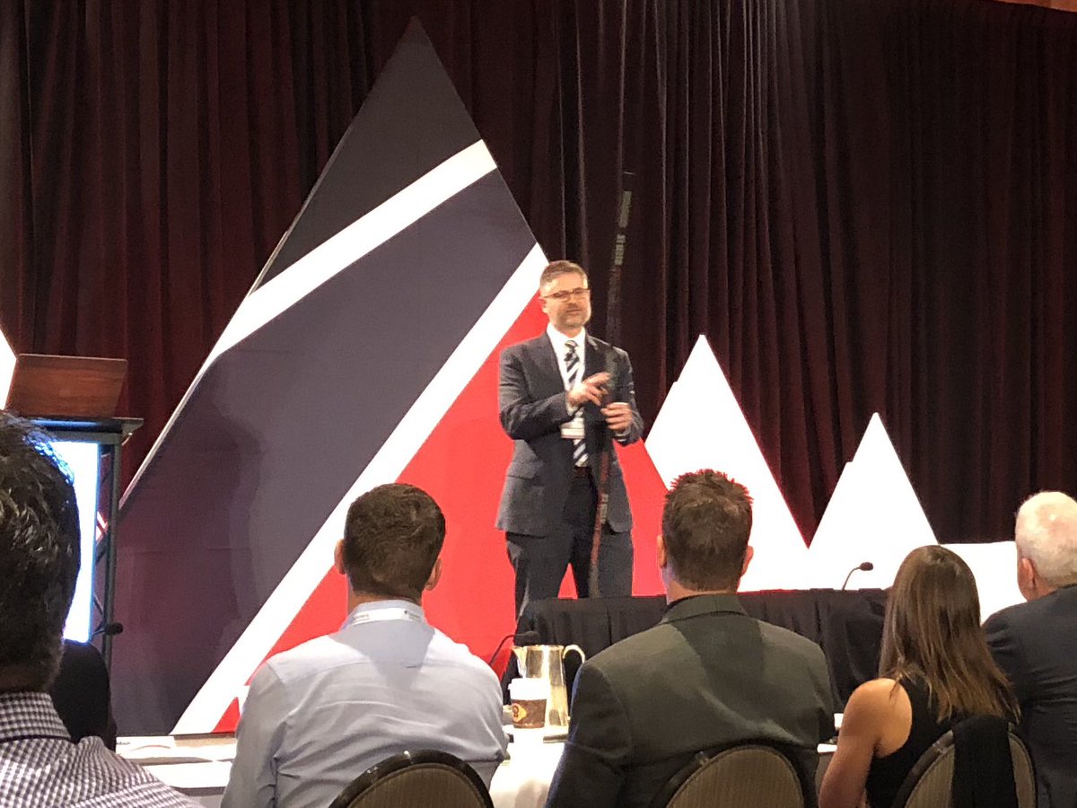 BlackLabSports's tweet photo. Andrew Omen of @ElevateHockey follows with a pitch about their unique hockey stick. @TheSFIA #SFIALEADS18 https://t.co/H48dJSZ6eN