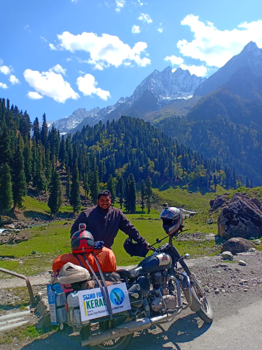 harrisonsmala's tweet photo. Climb to Kargil #standforkerala #doforkerala #rideforkerala @RPGEnterprises @harrisonsmala https://t.co/yh8bAEbj8J