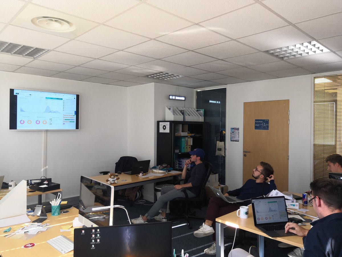 ESITC_Etudes's tweet photo. Après-midi programmation avec Simon de #JuniorConnect !
Merci pour ton soutien
#WeAreJE https://t.co/N6FdDgk6oo