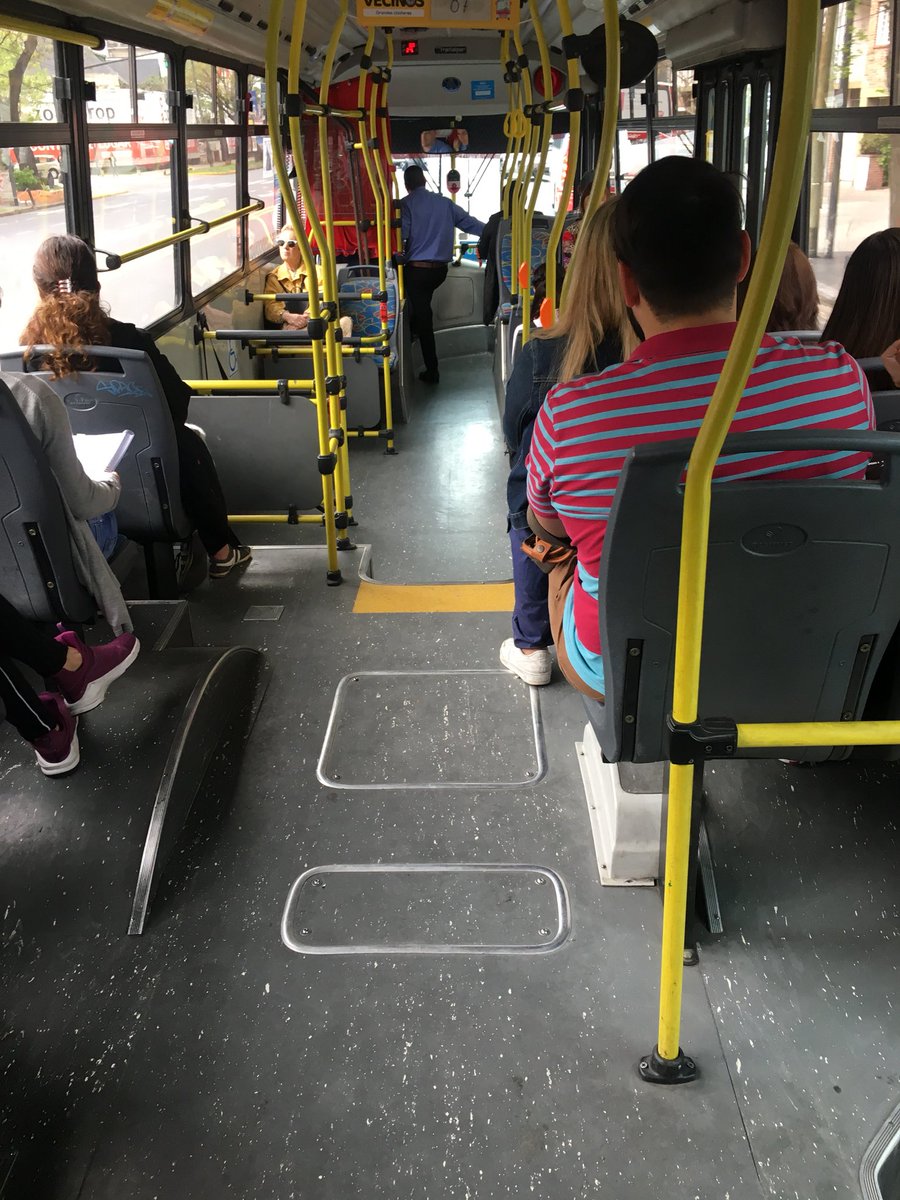 tino_rp's tweet photo. Paseando con el querido #168 que te lleva desde #sanisidro hasta #once grandes placeres del conurba.. @ConurbaTour y la saludamos a la embajadora de #vlopez al pasar por su zona @BoooKLoovEr 👋🏼 https://t.co/S8GEdKu5DM
