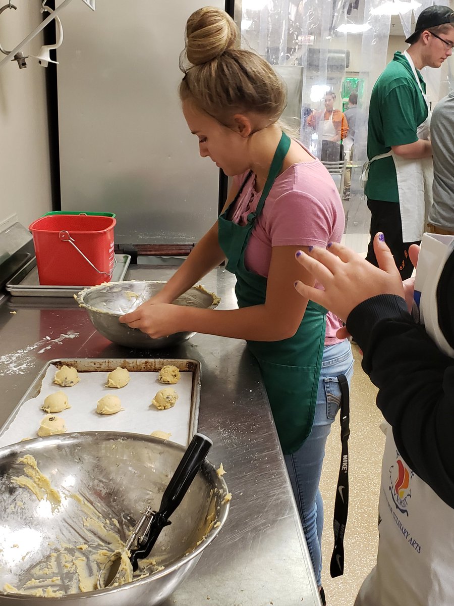 Mr. Adamic's culinary students at Forest High learn how to bake the perfect cookie. It's definitely a science. I wonder if they are carb free though. 🤔 #ctemarion #wildcats