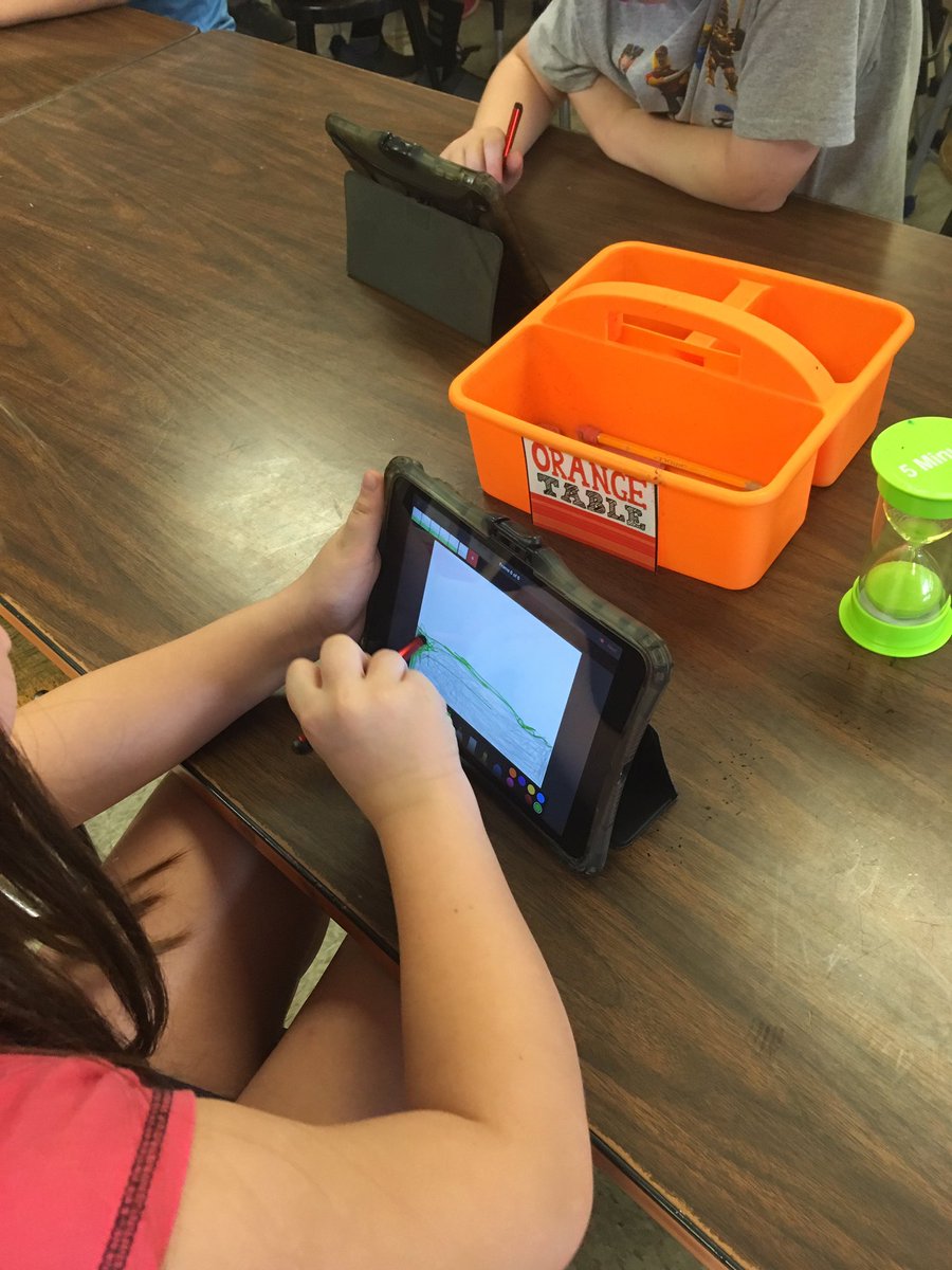 eglane66's tweet photo. Digital Art Wednesday!  Students learning animation techniques with Animatic.  @ArtAtRidgewood @GetAnimatic @RidgewoodES https://t.co/HuFidw4rCZ