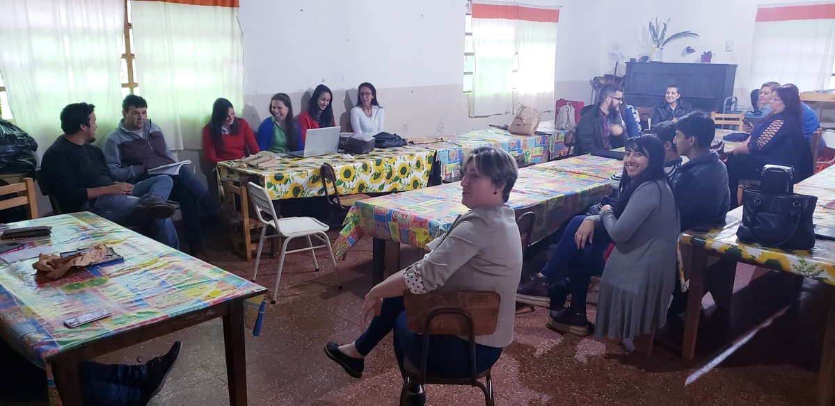 Laura_Noremberg's tweet photo. #Miércoles26, #4taJornadaInstitucional del programa de Formación Situada “Nuestra Escuela” #Ugl3 #SanPedro #SecRural 😊😊 Capacitación Gratuita y en Servicio 👏👏👏
@mariluleverberg @udpm_misiones https://t.co/XHztEe6DiZ