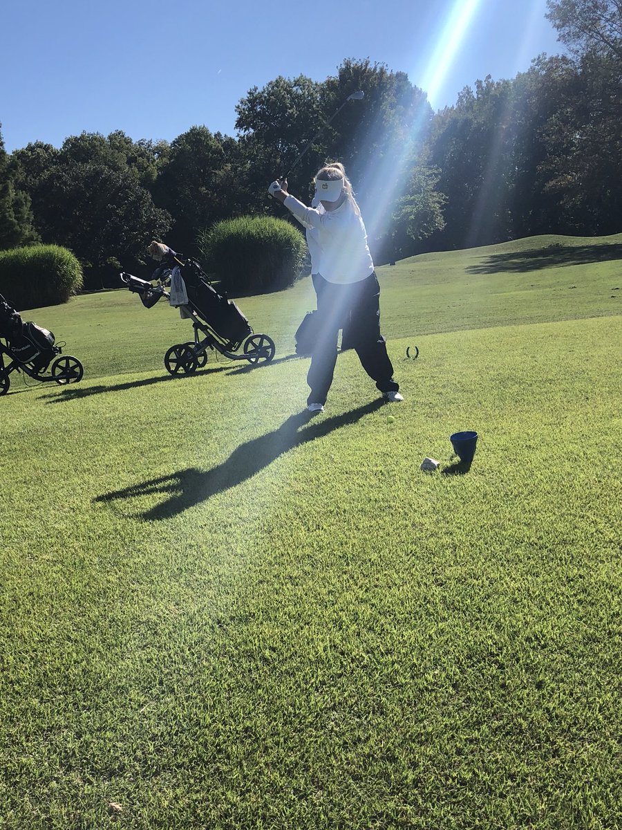 ClarkKatLHS's tweet photo. Beautiful day for some Conference golf!! #connectedlancer https://t.co/85IhnOOARQ