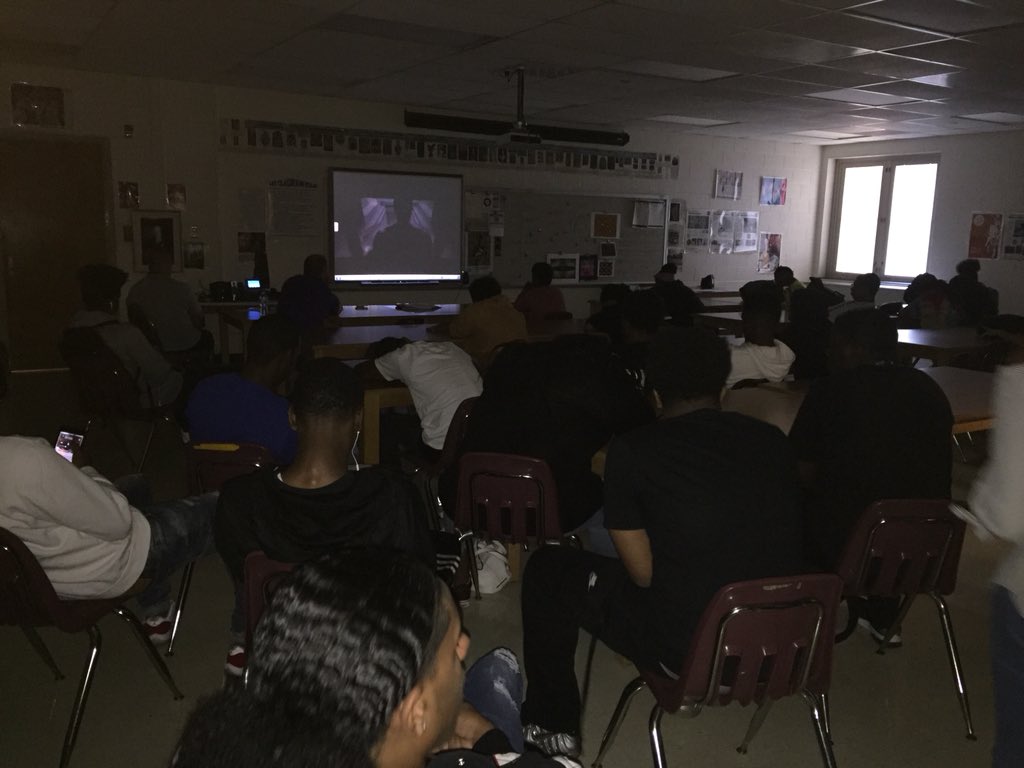 RVJournalism's tweet photo. Students watch the movie Black Panther based of the comic ‘’Black Panther #RVReads18 https://t.co/Gcjisufazt