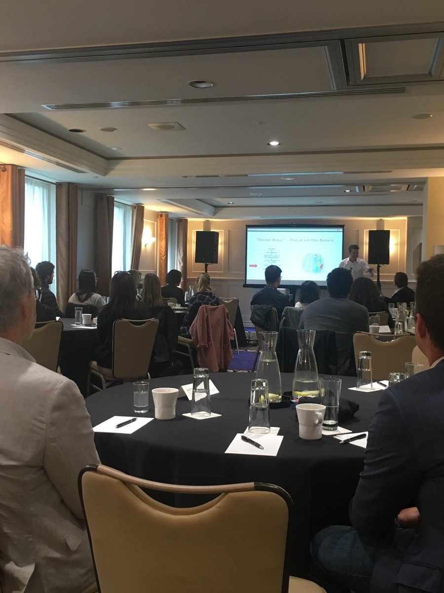ACA_tweets's tweet photo. "Si le contenu est roi, le contexte est Dieu, mais si vous préférez on peut également dire que le contexte est Reine." - @skillenshane #acaforum18 #hotspex https://t.co/giLS8AeWPG