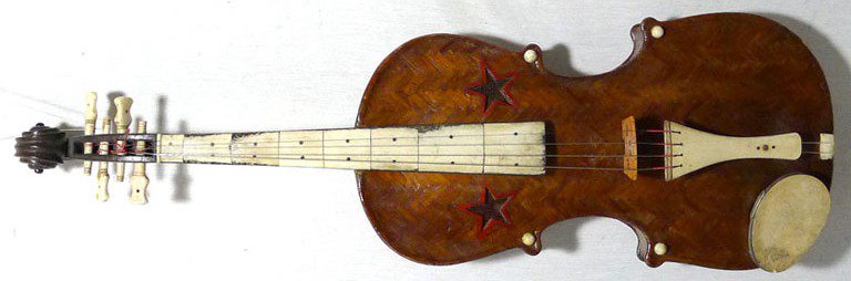 Here's a great rarity:  A viola believed to have been made by a POW of the Napoleonic Wars,  You'll never find another. instrumentspast.co.uk/instruments/PV…