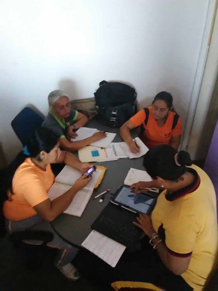 Planificacion con maestras comunitarias del diplomado de docentes comunitarias y madres senifa Municipio torbes