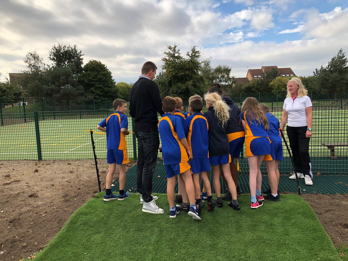 WeltonPrimary's tweet photo. Thank you to Eldin Jakupovic for opening our new MUGA all-weather pitch today and for presenting the school with a signed shirt and gloves to commemorate the day.  The Y6 netball and football team all enjoyed a game of netball with Eldin after the opening! #proud https://t.co/T7fY9h628U