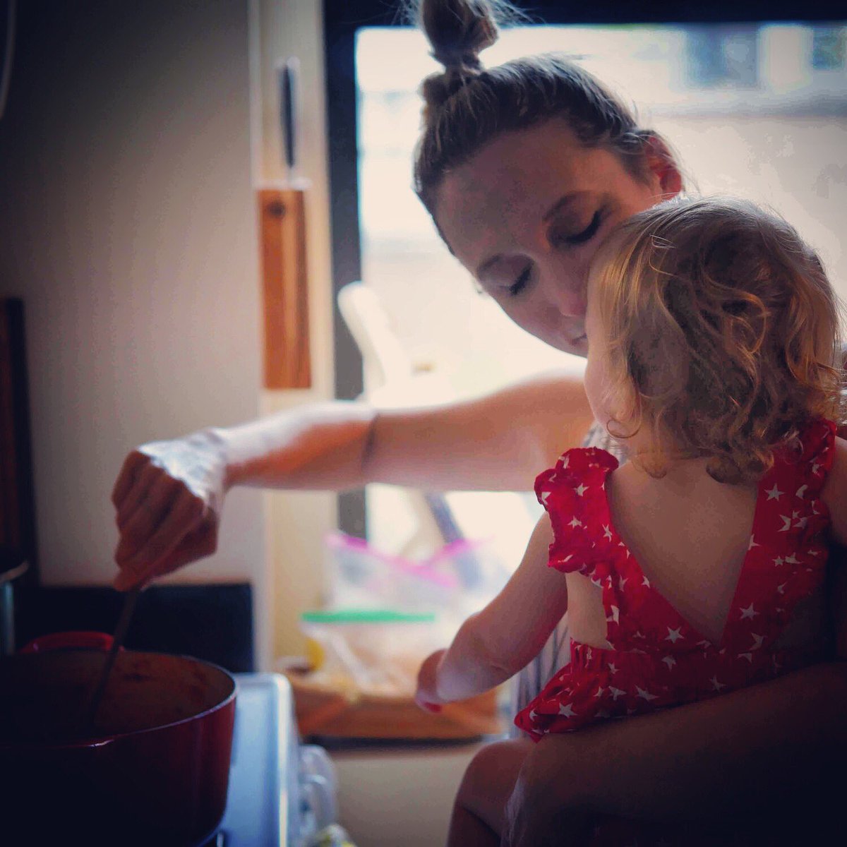 BluebirdandB's tweet photo. Hey y’all, how many of you cook with your kids?! What’s your favorite thing to make together? ❤️ #bluebirdandblackberries
#kidscooking #cookingwithkids #kidfoodies #kidbaking #bakingwithkids #kidtime #funwithfood #familytime #kidchef https://t.co/QyfPovifmt