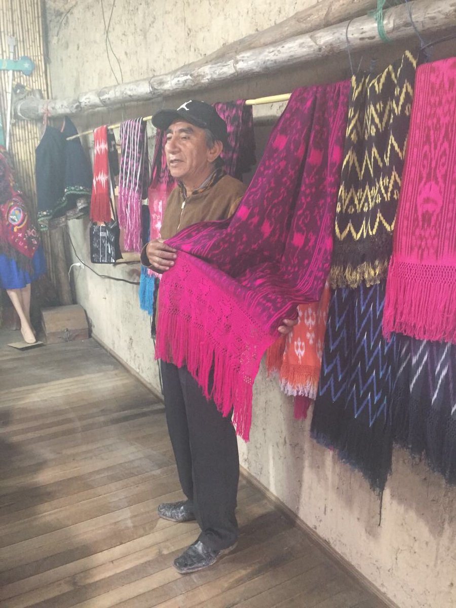 PROEC_CHICAGO's tweet photo. Throwback Thursday: In one of her many journeys through the world #AOWHandmade stopped in 🇪🇨 to bring new resources directly to designers and retailers.  #PajaToquillaHats #ShigraBags #Taguajewelry are some of the stops in this magical trip ▶️ https://t.co/eAbvfgBLud https://t.co/EQKARsotx6