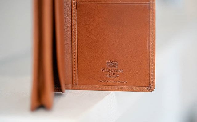 Clutch or zip purse? Which do you prefer? #WhitehouseCox #HandmadeInEngland ift.tt/2N6kVy9