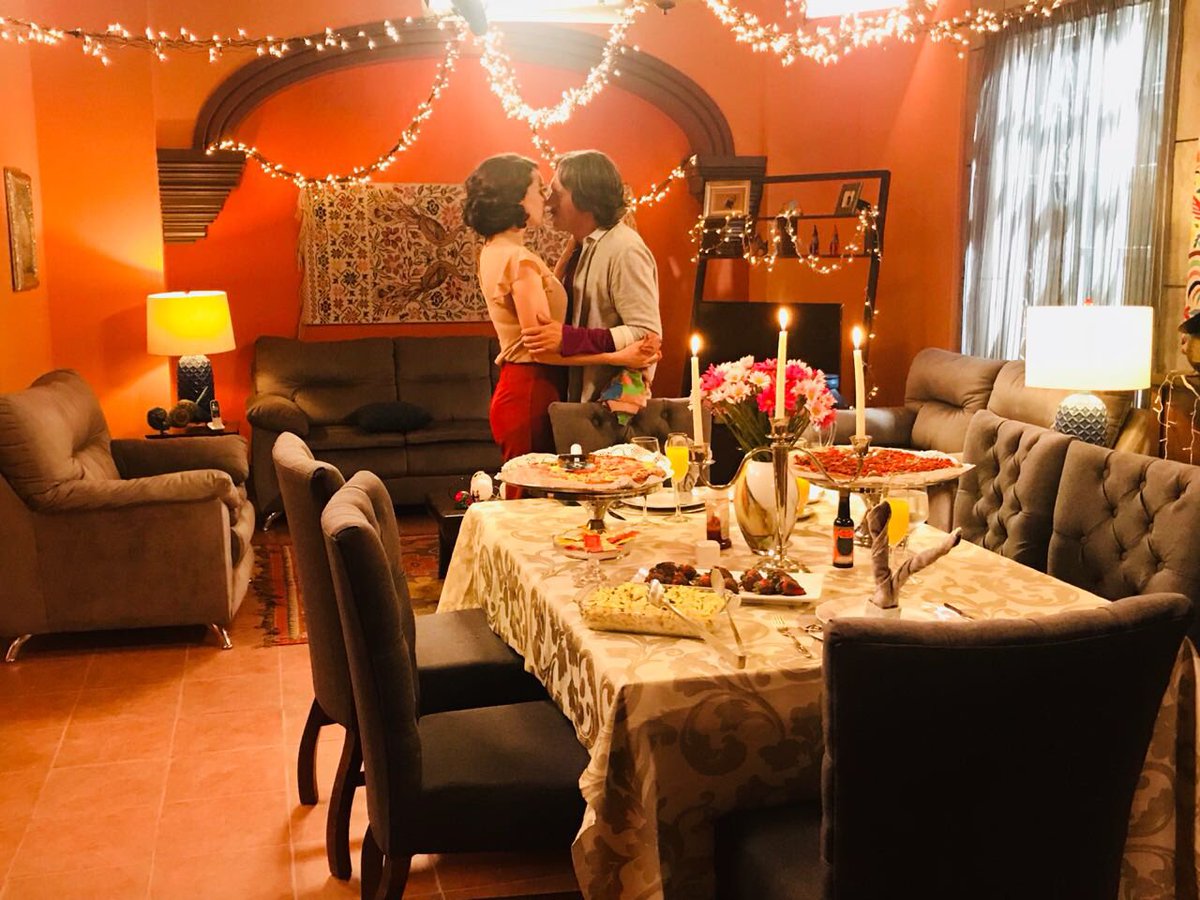 osoriojua's tweet photo. #MiMaridoTieneFamilia2 no para de grabar para tener unos lindos episodios en complicidad con ustedes 8:30 LaV con mas sorpresas https://t.co/wB6zaSnSCW