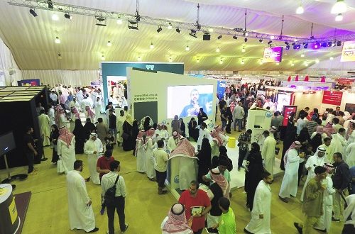 expocalender's tweet photo. معرض عالم التطبيقات🇸🇦
يبدا 4-6 اكتوبر 
عن المعرض:
يشارك في النسخةالثانيةفي المعرض8 تطبيقات دوليةو137تطبيقا سعوديا يهدف لدعم وتطوير المبرمجين والمبدعين، يعتبر المعرض الوحيد اللذي يجمع اصحاب التطبيقات والمستثمرين
موقع المعرض:
https://t.co/unSGaIHOhl
المكان:
جدة،فندق الريتزكارلتون https://t.co/pW2pTS0AHo