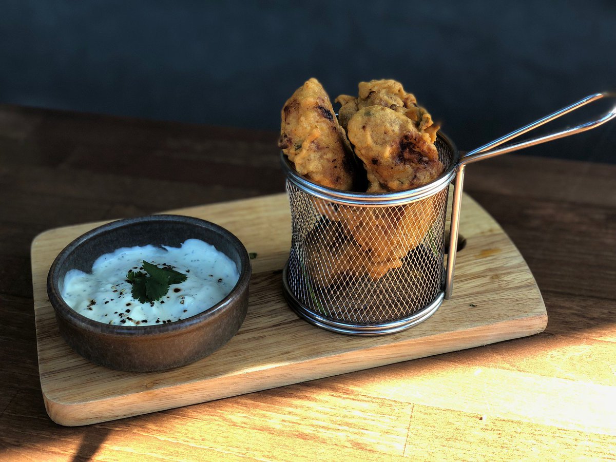 PeelOne's tweet photo. Come and try some of our yummy specials this week...🍽
Deep fried brie served with cranberry sauce £5.50 🧀
Sautéed mushrooms with a blue cheese and cream sauce £5.50🥘
Chicken pakoras with a side of homemade raita sauce £6.00 (our personal fave😍) https://t.co/z2CnWSOW3a