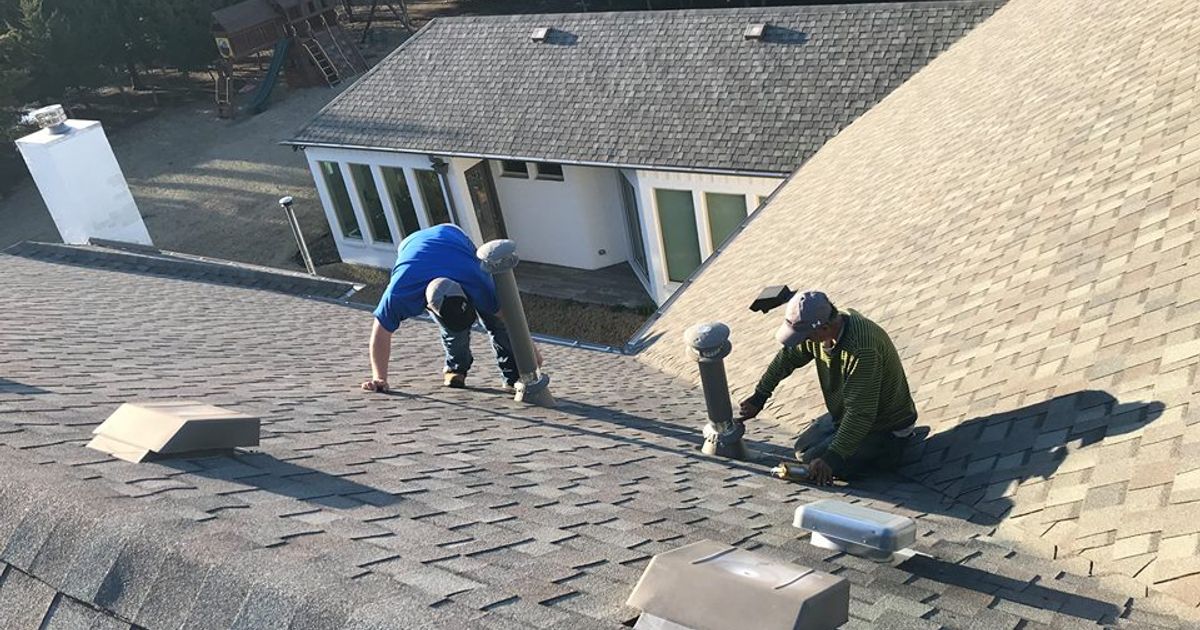 RelentlessRoof1's tweet photo. Missing Shingles? Click here for the 3 thing you need to know!  https://t.co/M2ugcGjkJQ https://t.co/8tkjH5Rga1