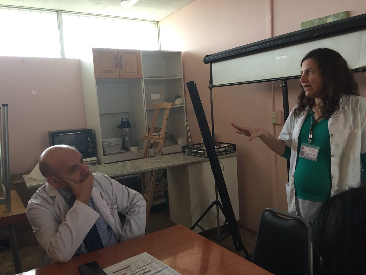 bancadaPSchile's tweet photo. Ahora diputado @DoctorJLCastro realiza visita a pacientes de Hospital de Quintero junto a Comisión de Salud de la Cámara y reúne con directora del centro asistencial y sus funcionarios, para conocer cifras de casos de personas con síntomas de intoxicación a la fecha. https://t.co/CtLnvOWryk