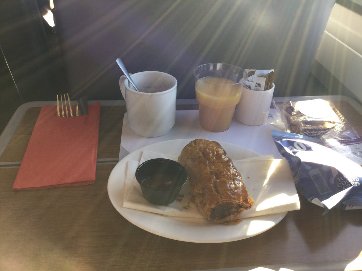 MultiModalGeoff's tweet photo. On my way from Newcastle to London for the first time in a whole year for #SwimSummit, currently availing myself of all the First Class offerings courtesy of @LNER. To think this used to be my weekly commute! (Not always in First Class I hasten to add, this is a free ticket!) https://t.co/ertE0yIHHL