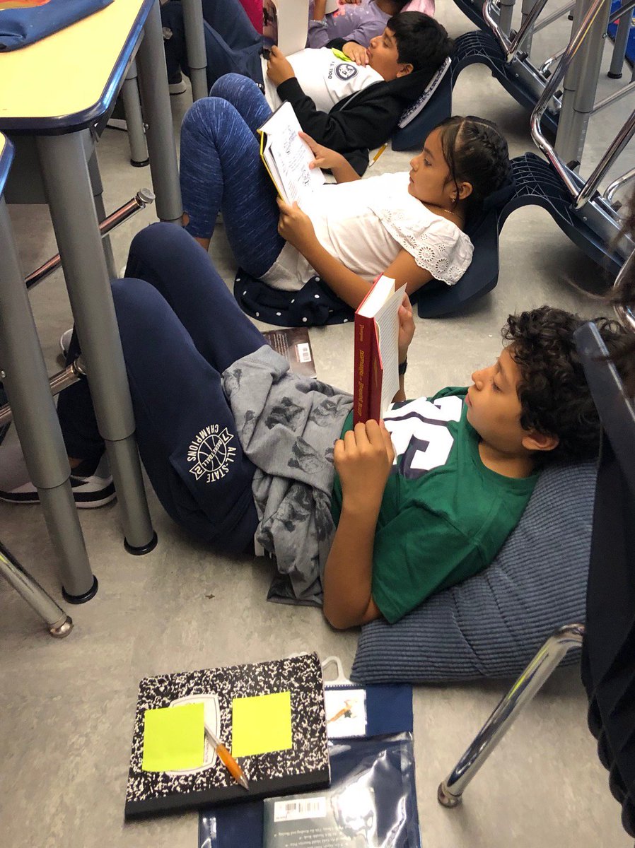 PS110Q's tweet photo. While exploring our reading goals, Class 5-1 learned that getting comfortable is really important when reading independently! https://t.co/okVQZpJlAV