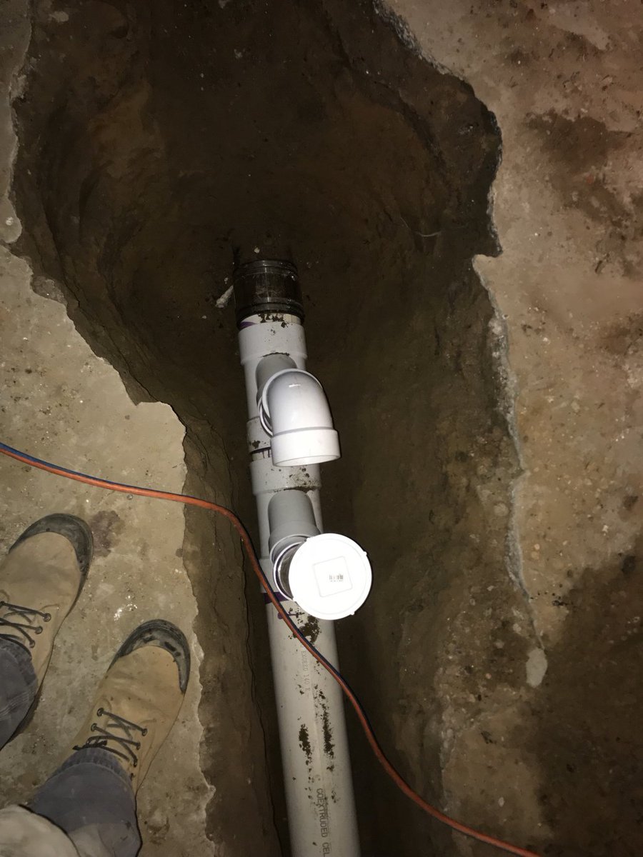 ilove2sweat's tweet photo. Indoor Plumbing for the WIN! https://t.co/Zg4JO0sTsl https://t.co/aYxwoFF8Q8