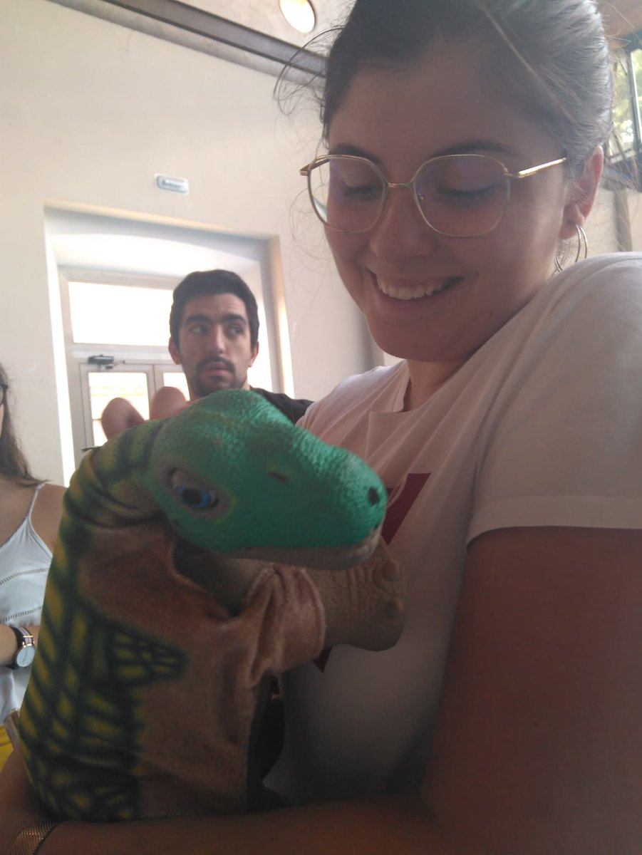 Albadg98's tweet photo. Hoy con un compañero muy especial, Dino ♥️♥️ #TICEUCLM @TICE_UCLM https://t.co/Oc9MiGTIXj