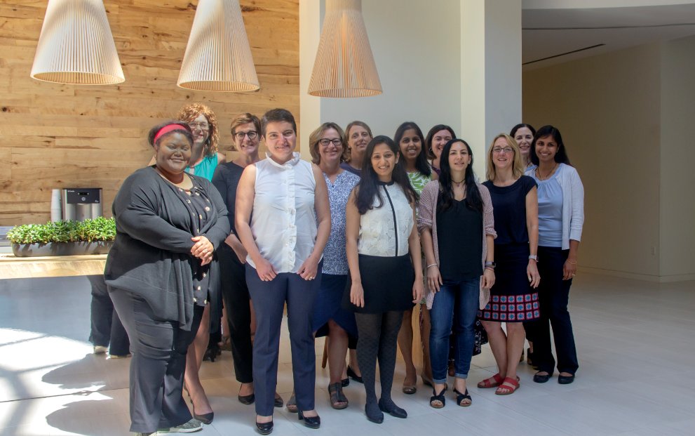 MATLAB's tweet image. The women of MATLAB are at #GHC18 today through Friday! Stop by Booth 8940 and meet us 👋👩‍💼#shelovesmatlab #womenintech #girlswhocode ow.ly/19Y530lWFKh @ghc