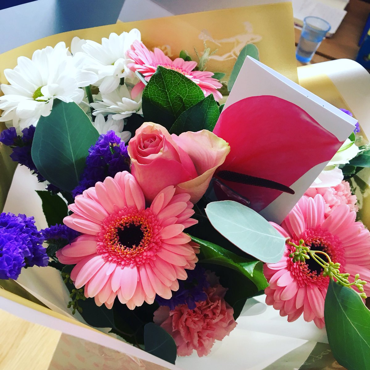 w7gem's tweet photo. What a surprise - a delivery of beautiful fresh flowers from one of our lovely clients. https://t.co/44Qk1mtYWa https://t.co/SFCETSbBlo