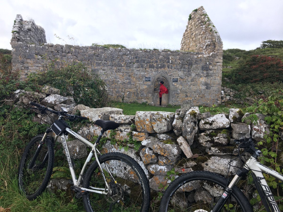 We had a great week on our Galway Bay Explorer Tour, two weeks ago!
Feel free to contact us about this tour, or if you have dates in mind for the coming year! It's one not to be missed if you want to explore some of the most beautiful scenery that Ireland has to offer!