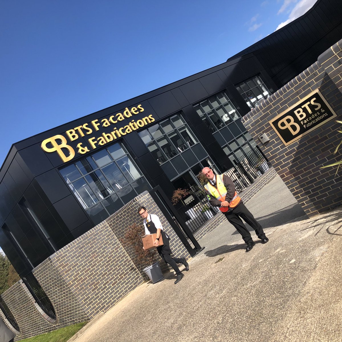 SpartaSNE's tweet photo. Our new #SpartaSecurity Truck on #NewtonAycliffeBusinessPark this week . Our fleet is expanding all the time @AycliffeBizPark #CountyDurhamSecurity https://t.co/R1qOwXJv0J