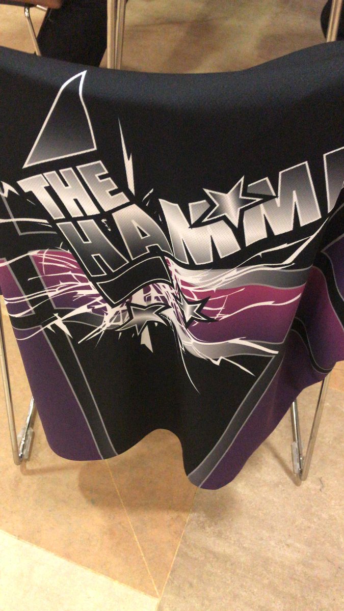 Posthumus180's tweet image. De veiling van alle ingezamelde #dartshirts, #dartpijlen etc. zal tijdens mijn actie verlopen via een combi van Twitter, Facebook en vanuit Ons Café in #Assen zodat iedereen in het land mee kan bieden! 
De gehele opbrengst gaat naar @StAmbulancewens 💪😁