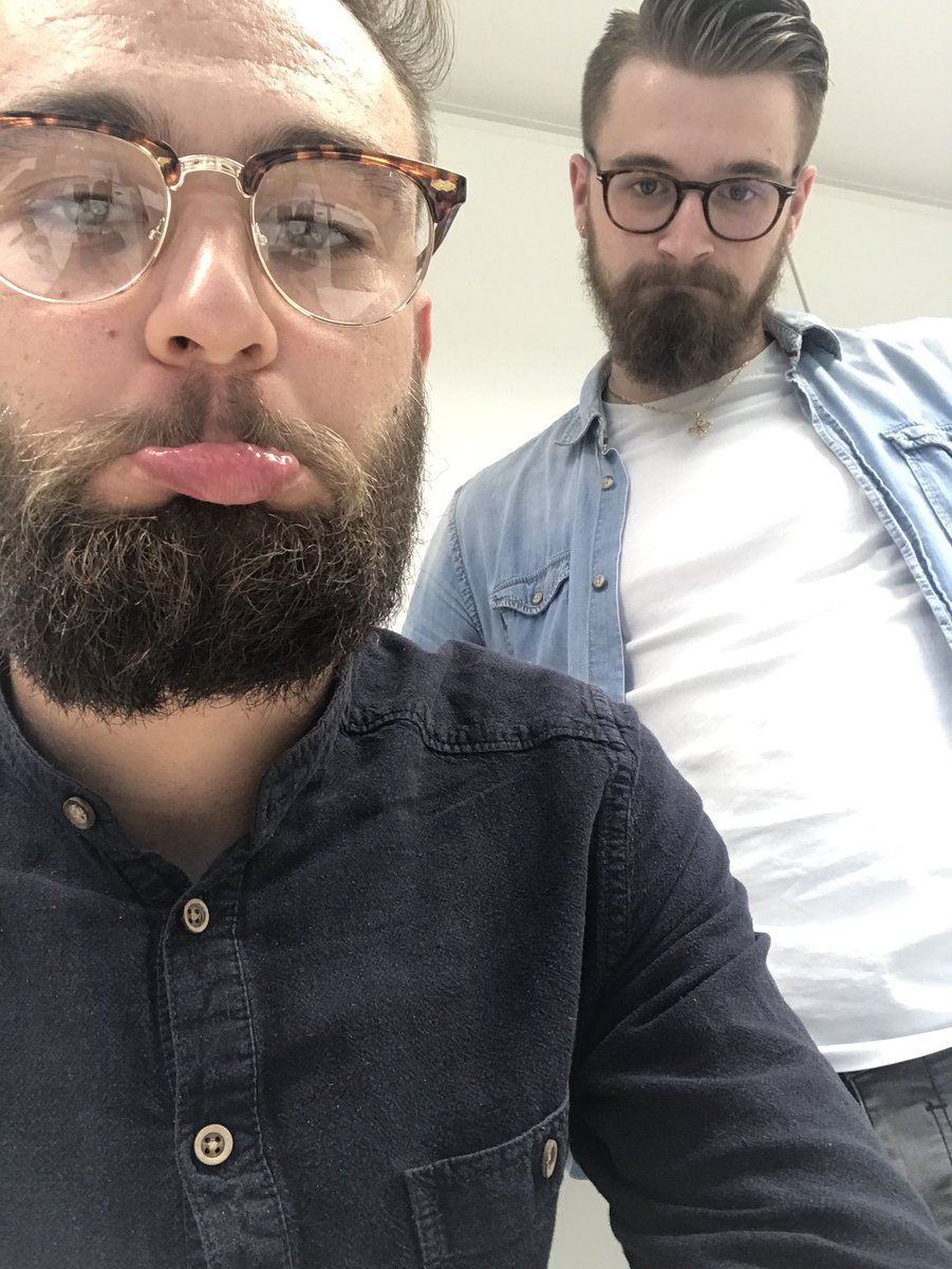 TLucbernet's tweet photo. Oh la réunion 4 !!!! Pourquoi vous avez bloqués mon numéro ???? On veux faire affaire avec vous ! On est triste ici !!!!  #FirStratIFAG https://t.co/N9wZGMueRn