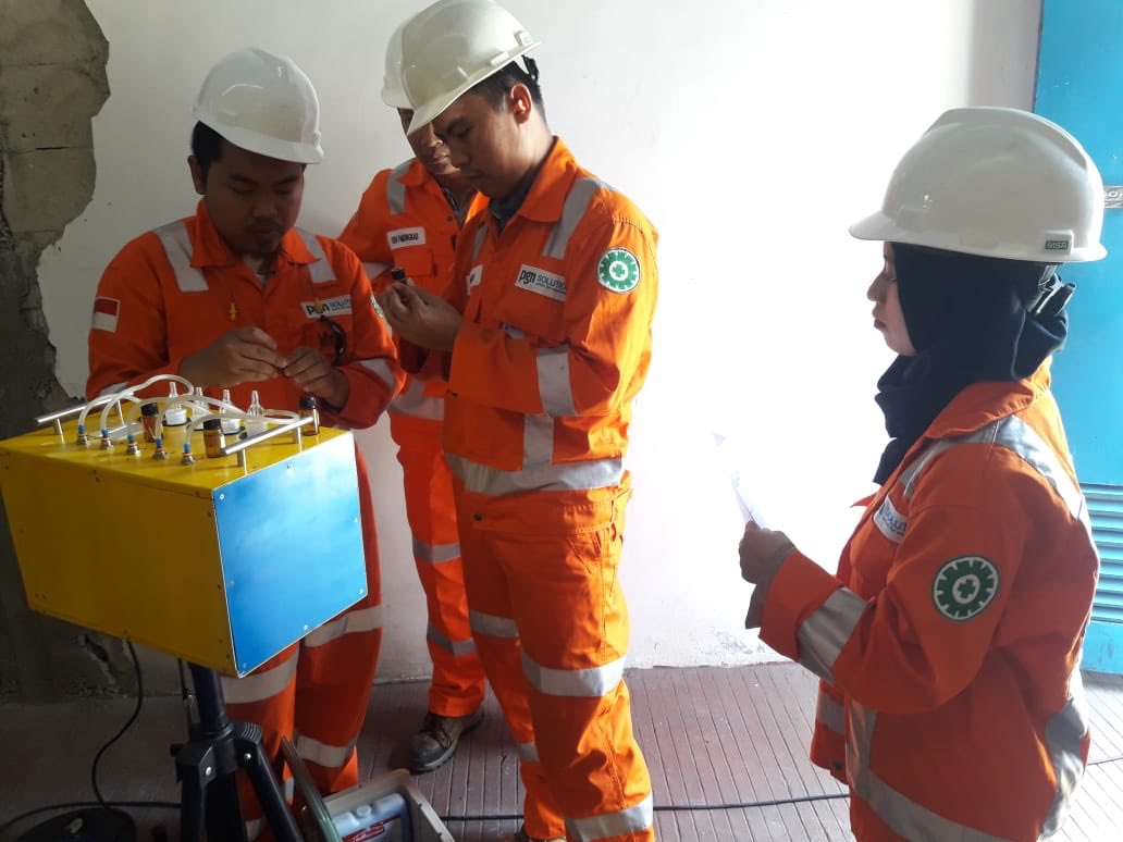 pjk3pgas_sol's tweet photo. Jakarta, 25 - 26 September : Pengambilan sample Health Risk Assessment (HRA) di 1 Station Gas, Workshop &amp; Gudang PGN oleh PJK3 PGAS Solution #PJK3 #HigieneIndustri #LingKer #K3 #Lingkungan #HRA #Amdal #PGAS #Solutionation @pgas_solution @Gas_Negara https://t.co/Nj8m6nTYmP