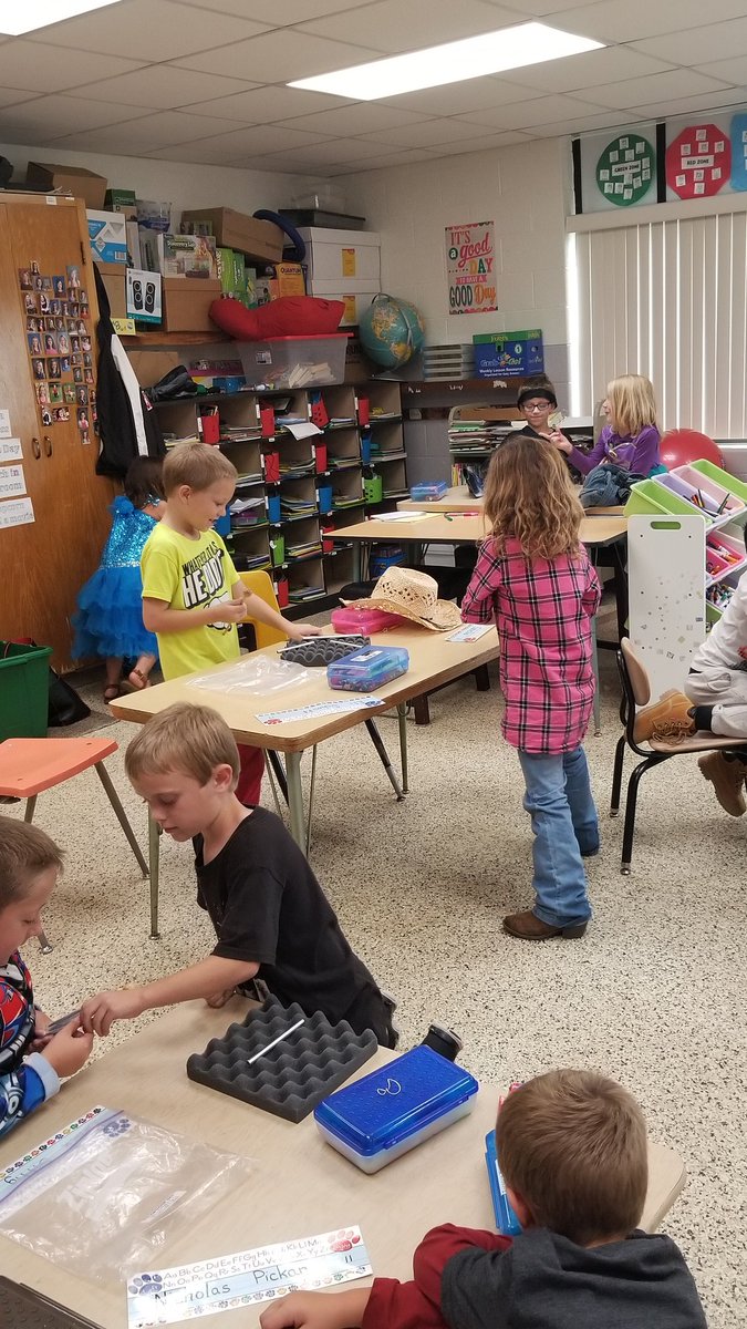 wickhamjkk's tweet photo. Yesterday we had a great time using xylophones to determine pitch. #furturemusicians #NHtribe https://t.co/s0kTdiaYBj