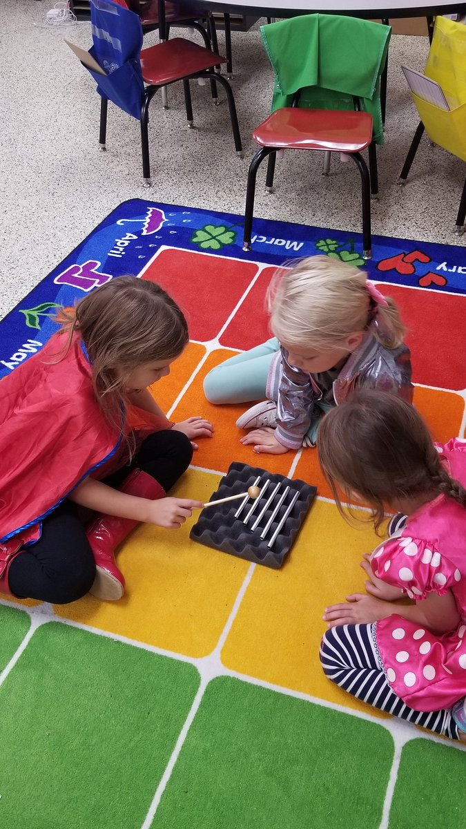 wickhamjkk's tweet photo. Yesterday we had a great time using xylophones to determine pitch. #furturemusicians #NHtribe https://t.co/s0kTdiaYBj