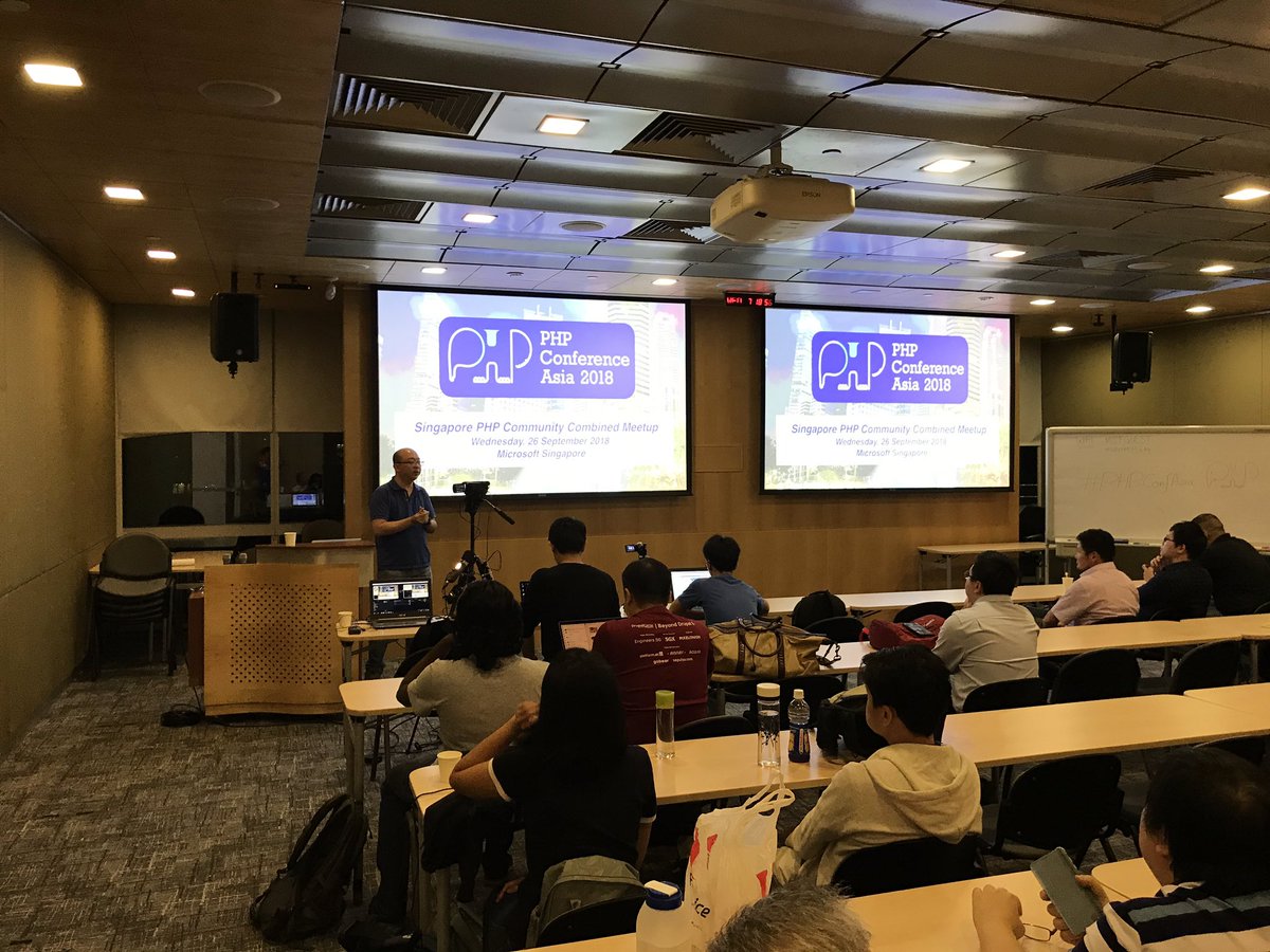 kerion7's tweet image. Combined #php meetup happening now! #PHPConfAsia 🍕🍻