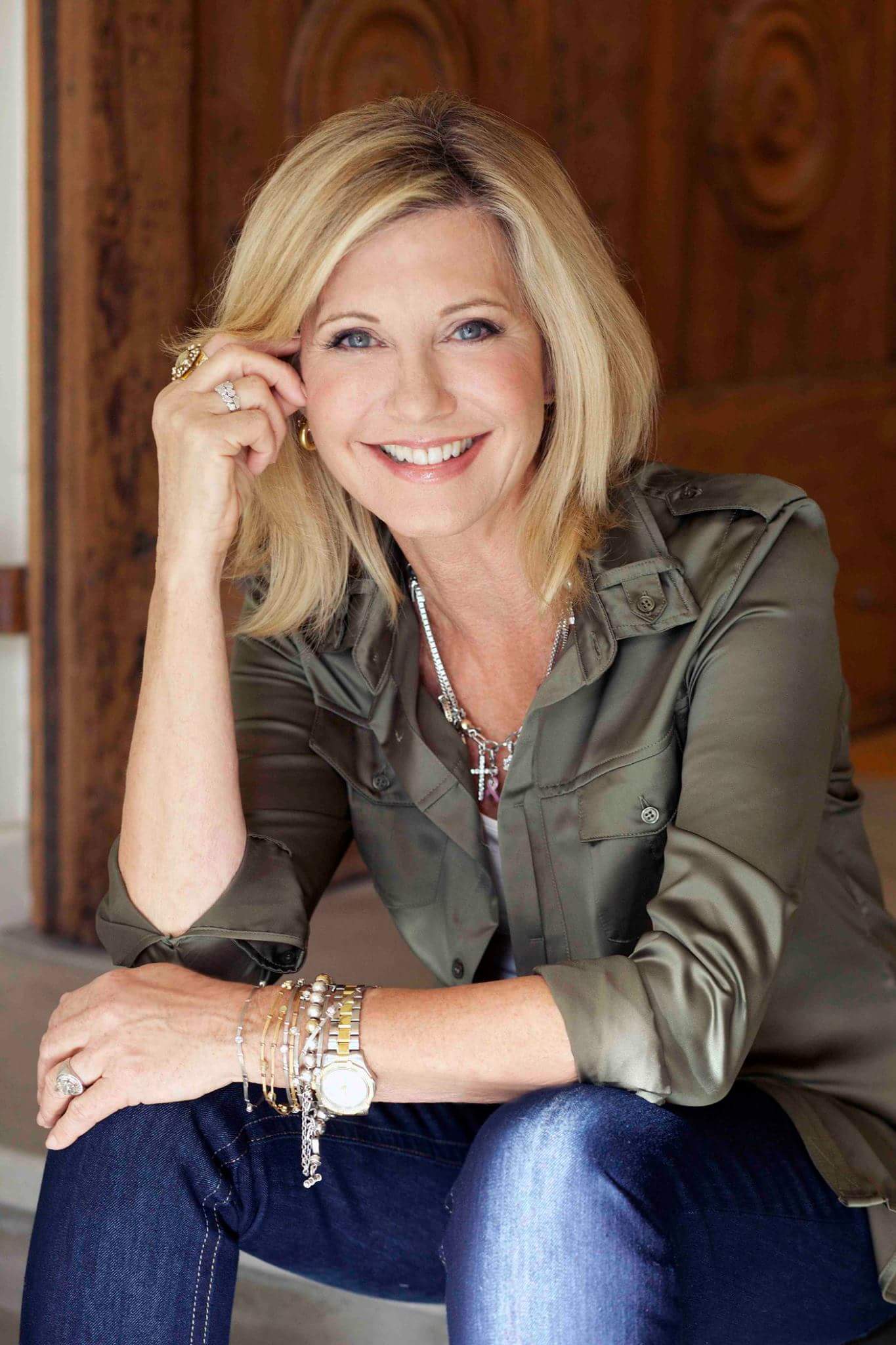Olivia Newton-John OBE
Birth 1948.9.26 ~
Happy Birthday
 