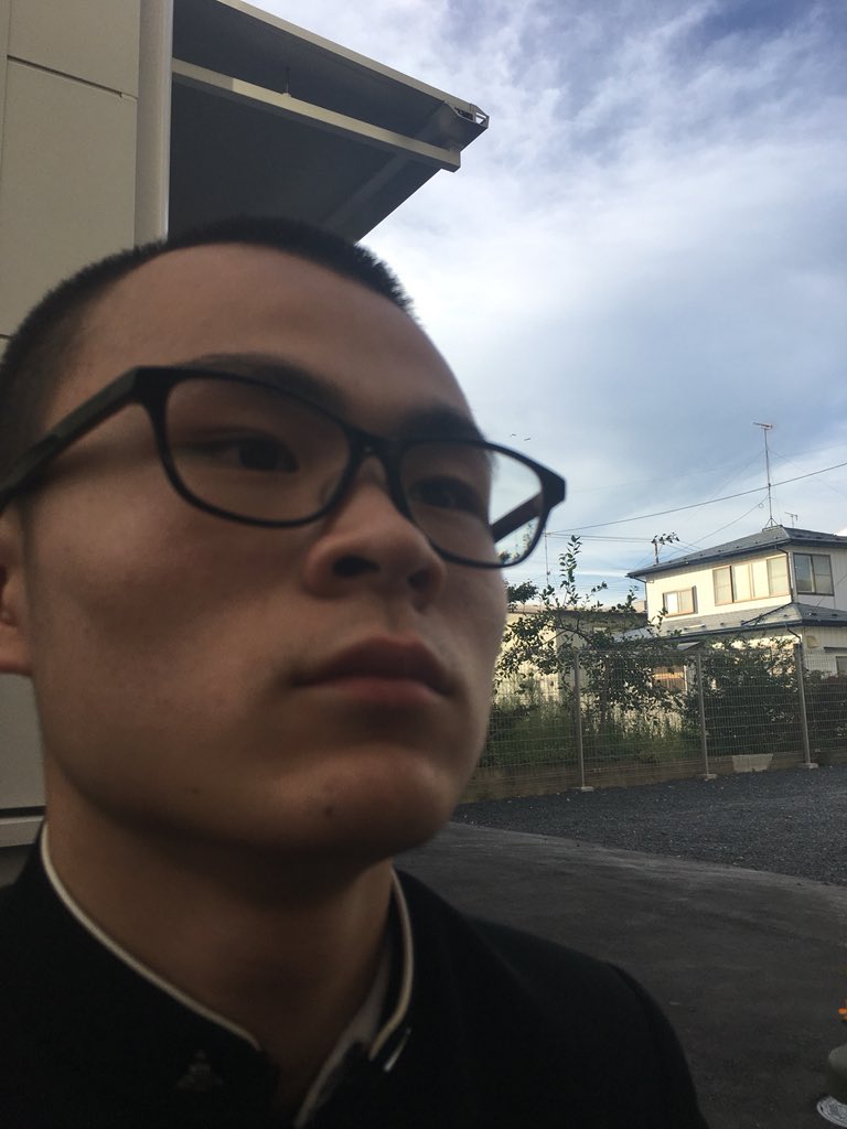 bot57291783's tweet photo. 明日から部活が本格的になります。
多分そろそろM字からO字の髪型に変わると僕は思います。
髪セットしてる君たち！
思い切ってO字ヘアーにしよっ🦖 https://t.co/QnotY34Yry