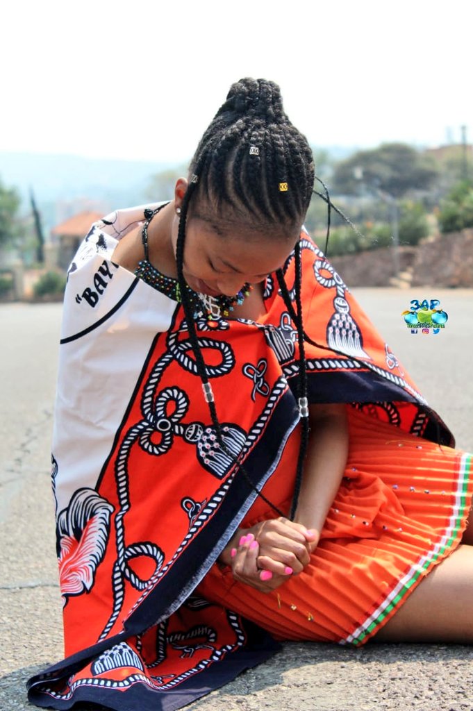 BandaCici's tweet photo. Heritage day phootshoot proudly swati girl😍 @3apples_pics_sa @BandaCici https://t.co/SsTxkyKwut