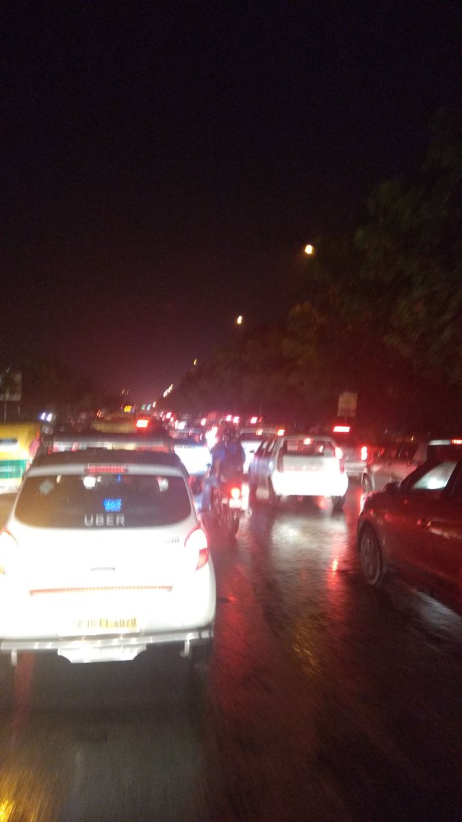 abhaypandey01's tweet photo. @UPPCBLKO
@dmgbnagar
@sspnoida
@noida_authority
@noidatraffic
Sector 121 Noida Children/Elders are exposing to dust pollution in evening when traffic jam happened at parthla Chowk. It creates clouds of Dust which are exposed to on daily basis. Pl do address the issue
@prchandna https://t.co/nBOgk4Mg3J