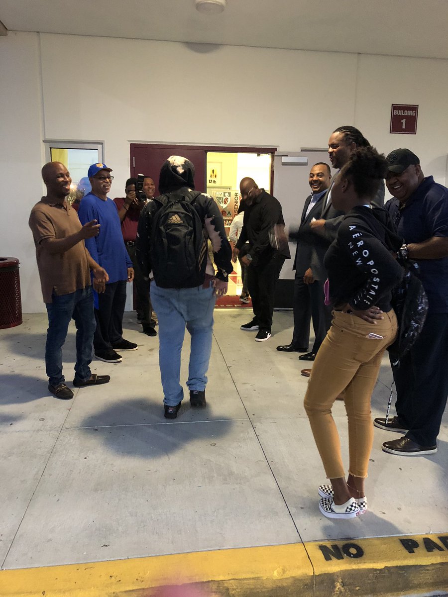 MiamiNorlandSHS's tweet photo. The love of a father is one of life’s great masterpieces. #DTYCTSD #FLDadsAtSchool18 https://t.co/YtTI5c5rAg