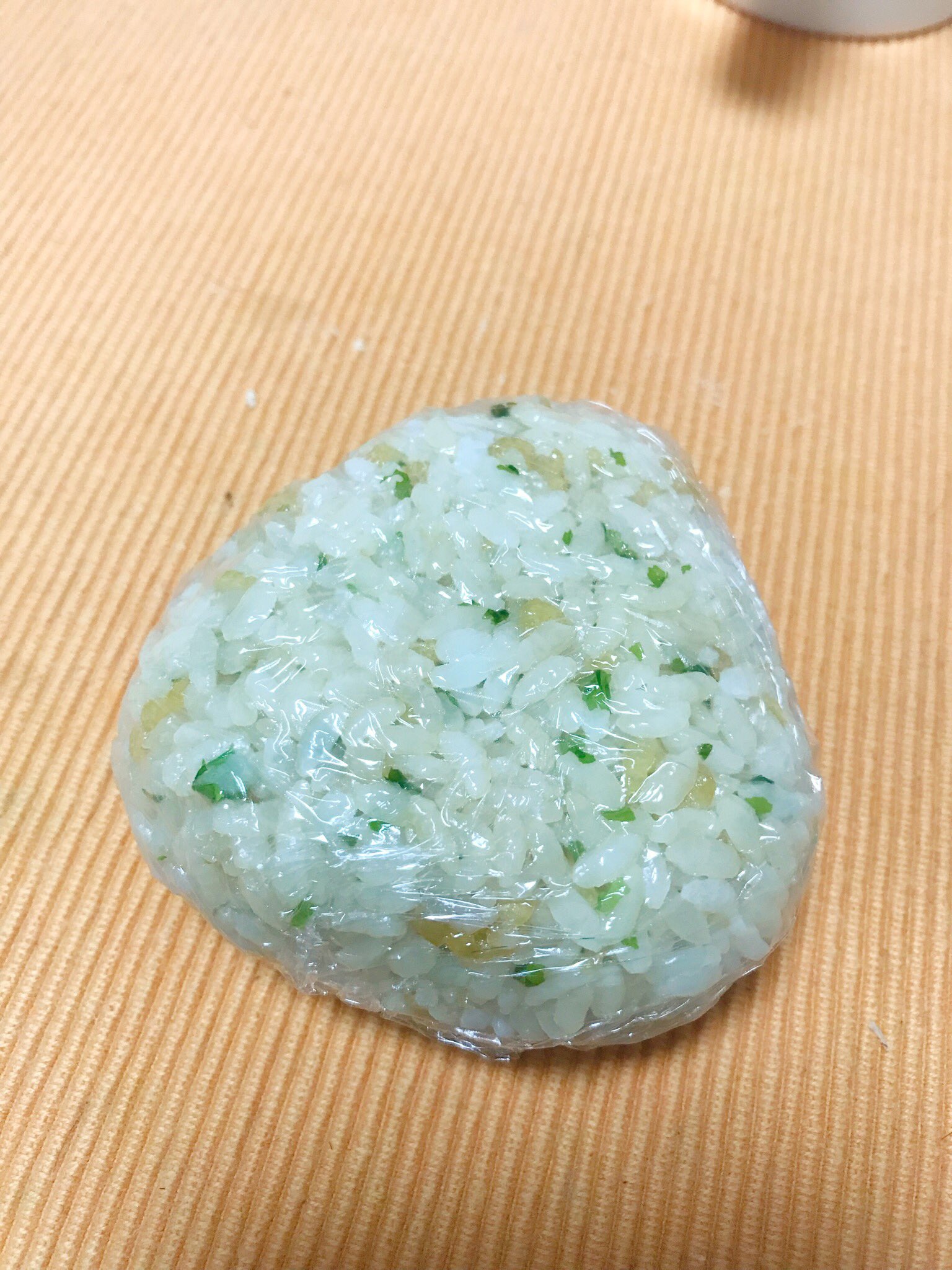 ボリ 悪魔のおにぎり これは本当に悪魔的美味さっ 天かす青のりめんつゆとめちゃくちゃ手軽なのも良い T Co Et5h5i5ze6 Twitter