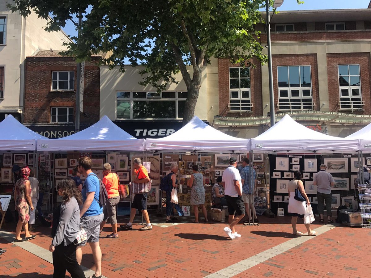 thejellyReading's tweet image. ArtLine is back! In partnership with @livingreading we have a special Winter Edition, Sunday 25 November 10.30 - 3.30. For full information on how to apply to take part, visit jelly.org.uk/2018/09/artlin…