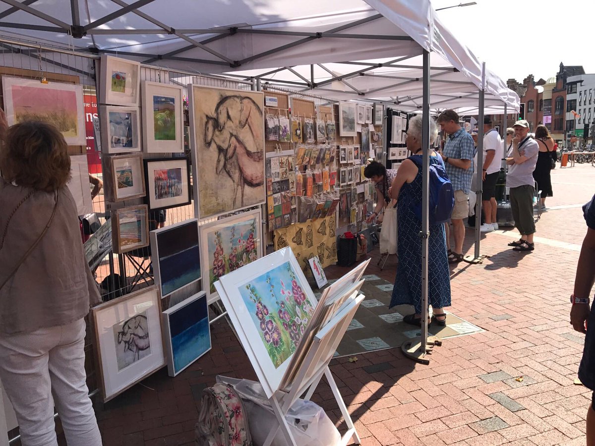 thejellyReading's tweet image. ArtLine is back! In partnership with @livingreading we have a special Winter Edition, Sunday 25 November 10.30 - 3.30. For full information on how to apply to take part, visit jelly.org.uk/2018/09/artlin…