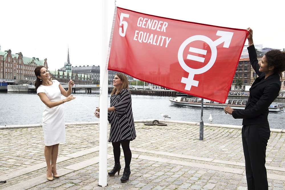 AuroreHeugas's tweet photo. #danemark : le masculin au féminin. Enquête sur le rapport à la masculinité et à la féminité dans le pays le plus égalitaire au monde. Pour vous, quelles sont les caractéristiques d'un #homme "masculin"? #masculinaufeminin @EFJ_Officiel @DanemarkenFR https://t.co/TUskSDZLK3